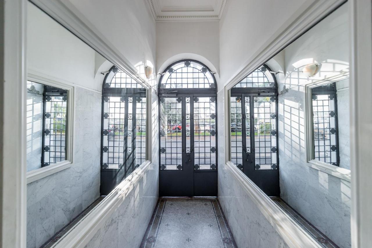 Le 323 Prom - 2 Chambres - Ac - Parking - Tram Et Supermarche Proches - Front De Mer Nizza Kültér fotó