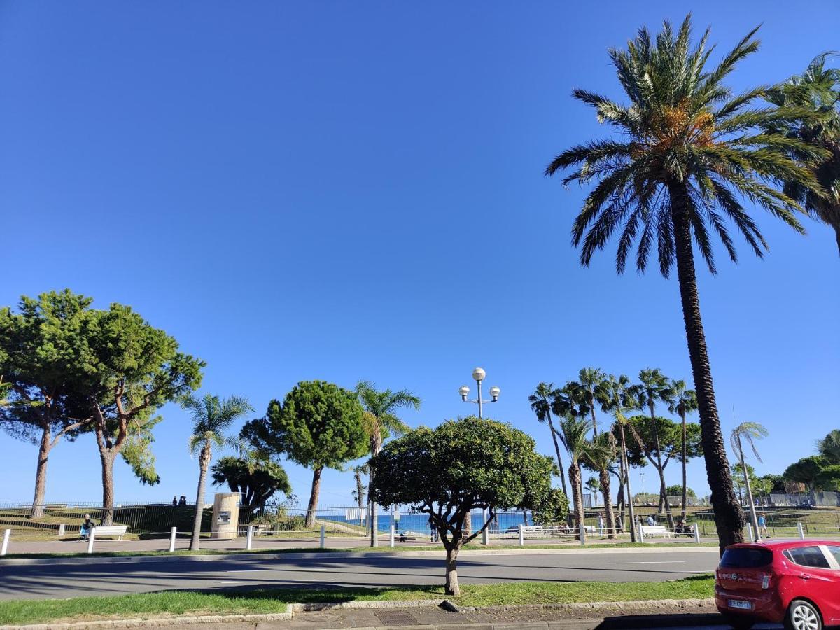 Le 323 Prom - 2 Chambres - Ac - Parking - Tram Et Supermarche Proches - Front De Mer Nizza Kültér fotó
