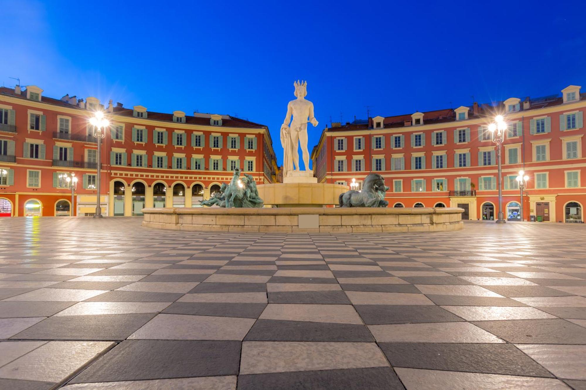 Le 323 Prom - 2 Chambres - Ac - Parking - Tram Et Supermarche Proches - Front De Mer Nizza Kültér fotó